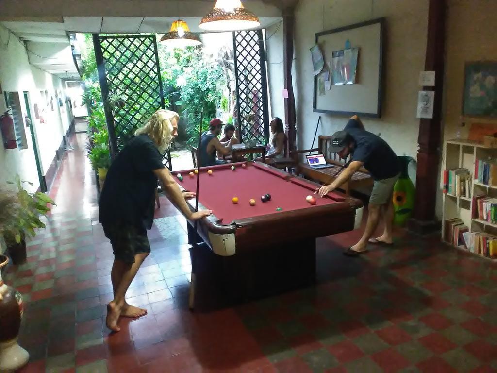 Hostal Casa Ivana Леон Экстерьер фото