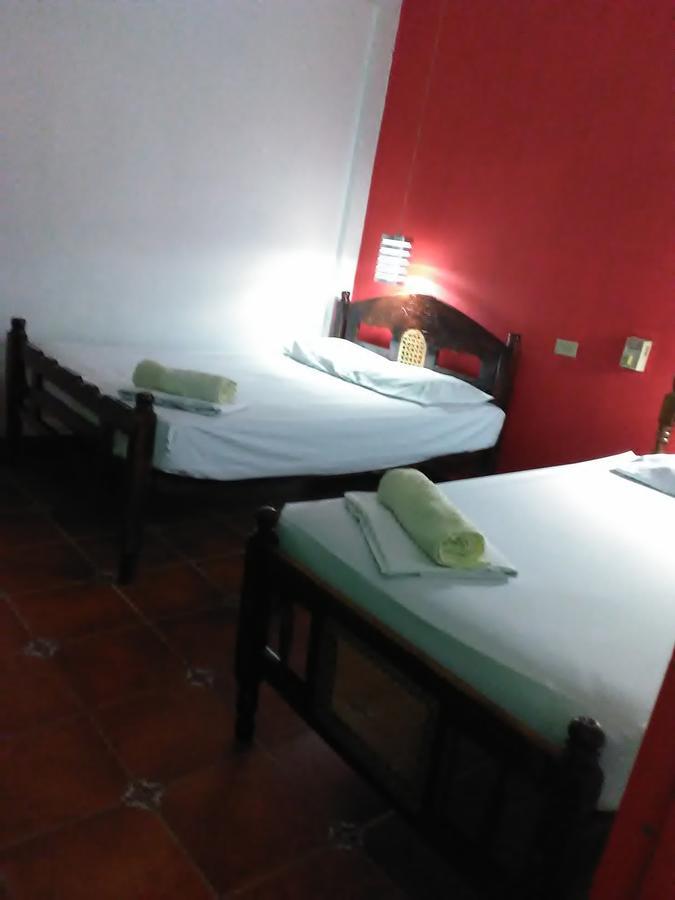 Hostal Casa Ivana Леон Экстерьер фото