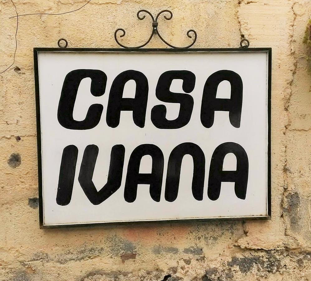 Hostal Casa Ivana Леон Экстерьер фото