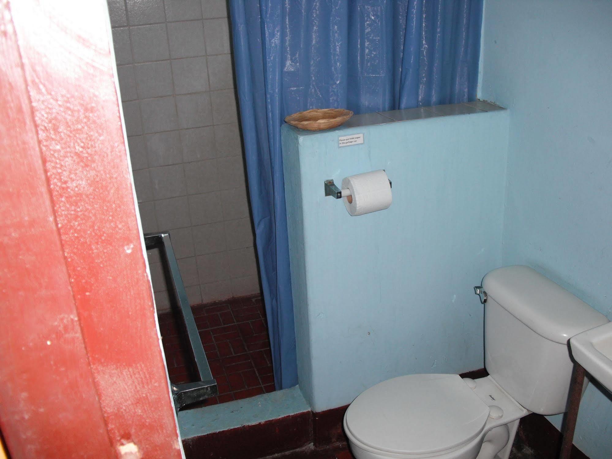Hostal Casa Ivana Леон Экстерьер фото